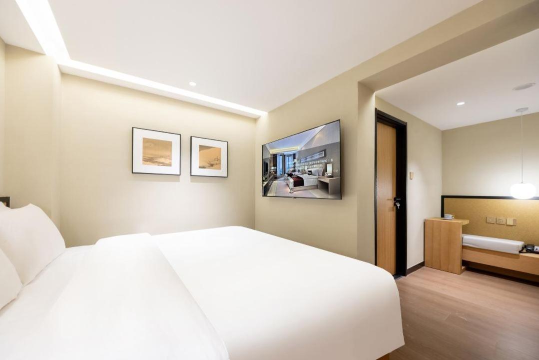 Beijing Tangfu Nanluoguxiang Wang Fu Jing Forbidden City Snack Street Hotel,1 Stop Walking To Airport Express,3 Stop To Tiananmen&Free Laundry Dry Service &Professional Free Tour Ticket Service With English Speaking Staff Exteriör bild