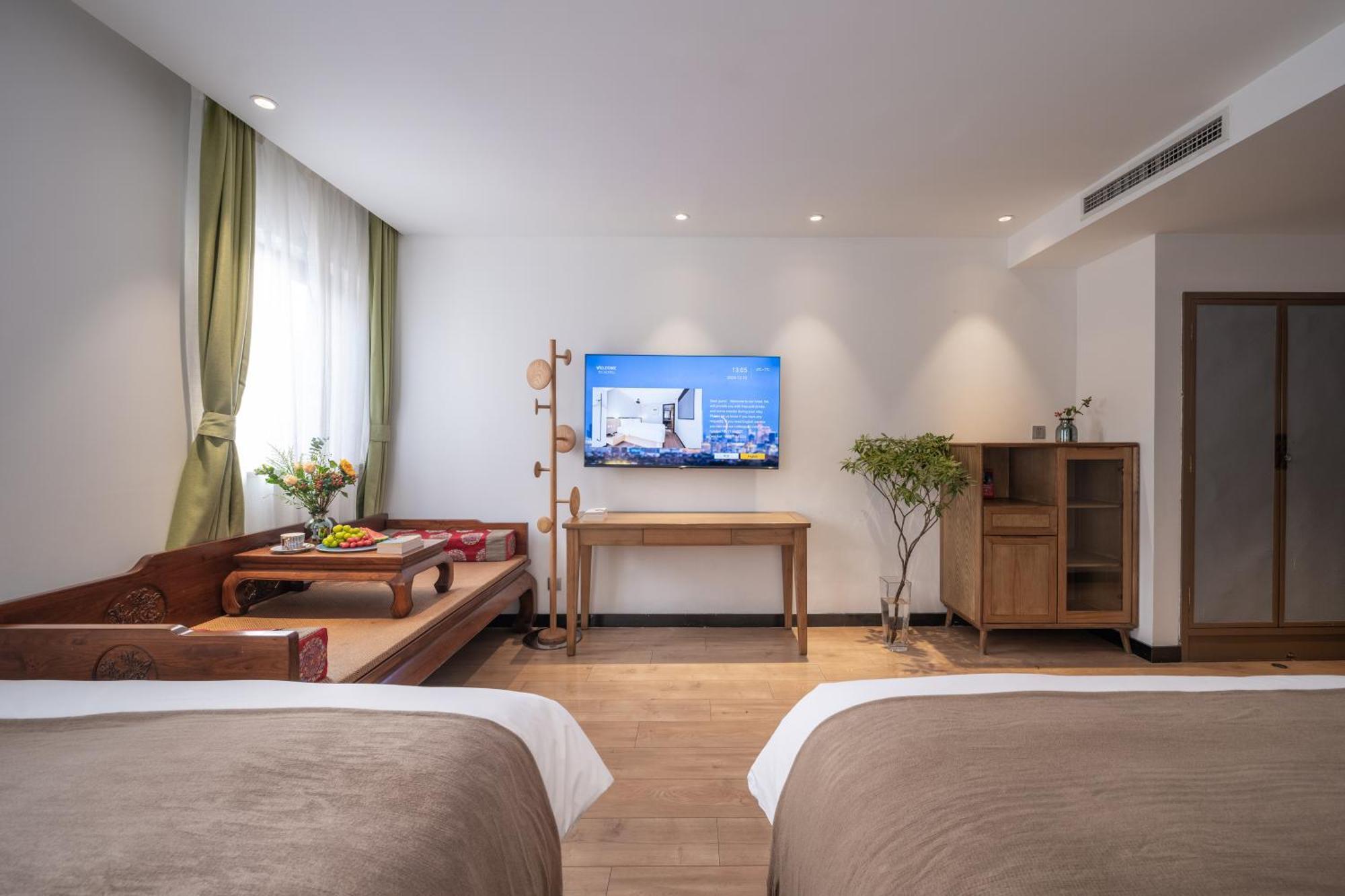 Beijing Tangfu Nanluoguxiang Wang Fu Jing Forbidden City Snack Street Hotel,1 Stop Walking To Airport Express,3 Stop To Tiananmen&Free Laundry Dry Service &Professional Free Tour Ticket Service With English Speaking Staff Exteriör bild