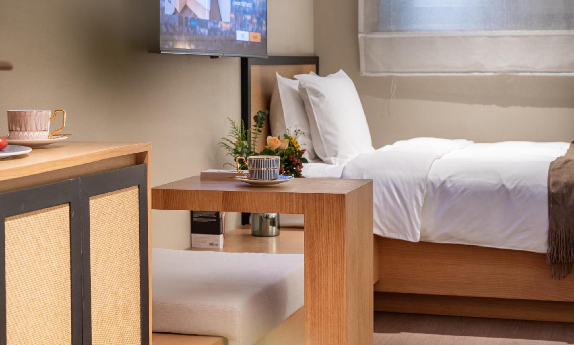 Beijing Tangfu Nanluoguxiang Wang Fu Jing Forbidden City Snack Street Hotel,1 Stop Walking To Airport Express,3 Stop To Tiananmen&Free Laundry Dry Service &Professional Free Tour Ticket Service With English Speaking Staff Exteriör bild