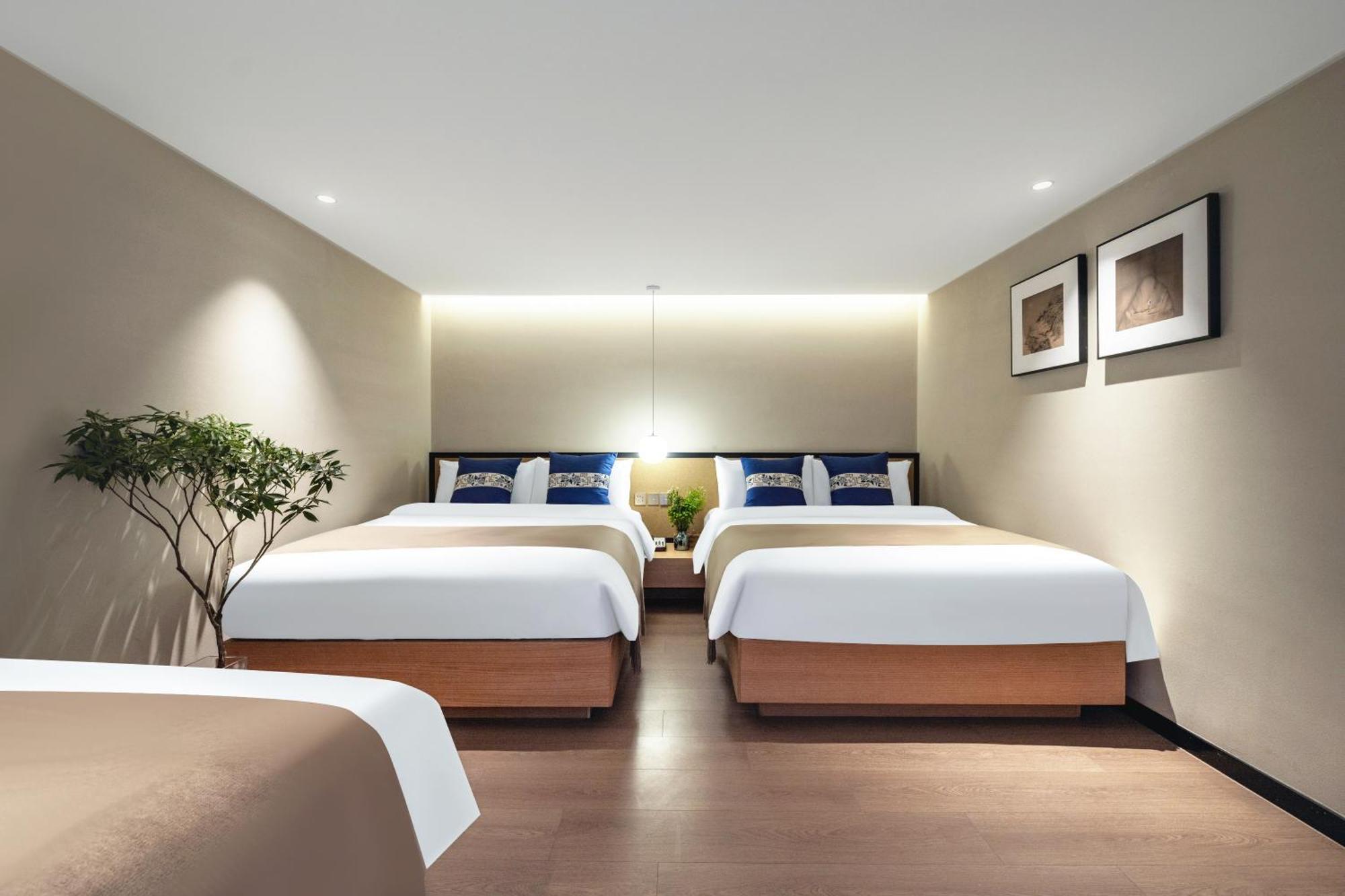 Beijing Tangfu Nanluoguxiang Wang Fu Jing Forbidden City Snack Street Hotel,1 Stop Walking To Airport Express,3 Stop To Tiananmen&Free Laundry Dry Service &Professional Free Tour Ticket Service With English Speaking Staff Exteriör bild